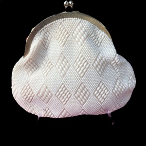 VinTage white micro bead bag vg