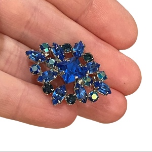 Vintage 1960s blue AB crystal fancy brooch