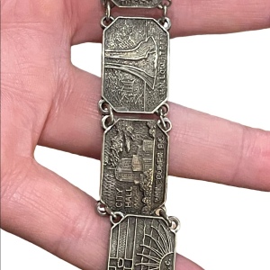 Silver finish Vancouver BC Tour vacation link bracelet vintage