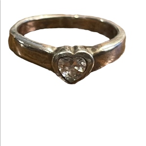 Vintage sterling silver 925 heart CZ ring