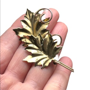 Vintage Coro sterling silver 925 twin Maple leaf gold plt brooch