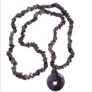 Beautiful vintage amethyst chip with donught pendant necklace 36”