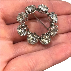 Vintage 1960s silver finish infinity crystal brooch 1.5” Juliana style