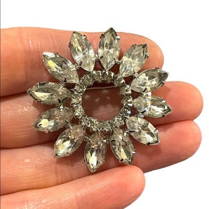 Stunning Vintage Triad Crystal flower brooch sparkle 1960s