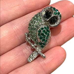 Vintage green crystal silver finish owl brooch