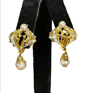 Vintage gold plated Spain clip on Damascene pearl earrings