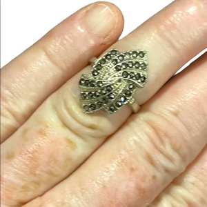 Vintage sterling silver 925 ornate marcasite ring