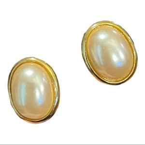 Vintage 1980s faux pearl chunky gold finish earrings clip on