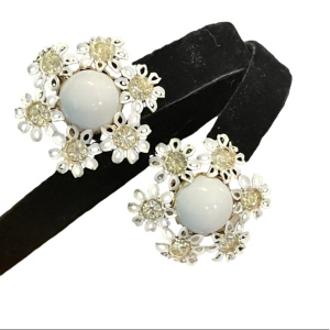 Vintage 1960s flower power white enameled crystal metal earrings clip on