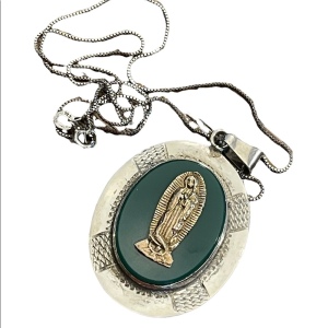 Vintage 1950s Virgin De Guadalupe sterling 925 Green agate necklace pendant