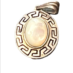 Vintage sterling silver 925 Mother of pearl ornate etched Navajo oval pendant