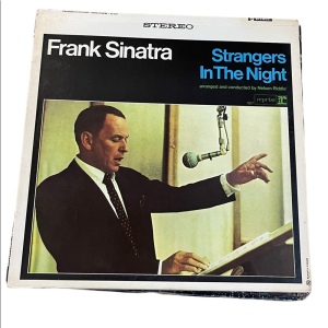 VintGe Frank Sinatra Strangers in the night Record Album LP vinyl