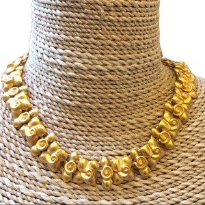 Vintage Anne Klein Chunky gold choker necklace