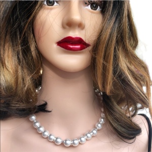 Beautiful Vintage NEW Faux pearl necklace