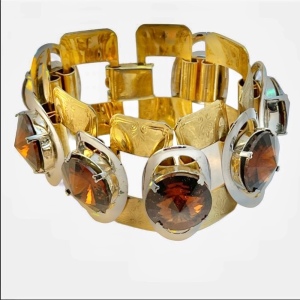 Vintage c1960s gold chunky honey amber crystal bracelet topaz color