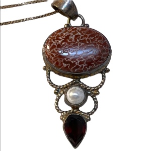 Vintage sterling silver garnet pearl pendant necklace & pendsnt