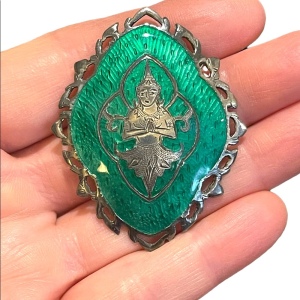 Vintage 1950s Siam Sterling Buddah Brooch green enameled Nielo