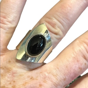 Vintage sterling silver 925 black onyx modernist brutalist wrap ring