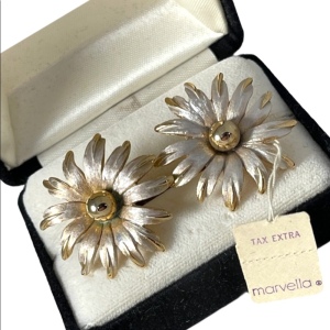 Vintage Marvella Pearl enamel daisey new cufflinks