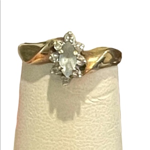 Vintage 10k YG Gold Aquamarine & diamonds ring