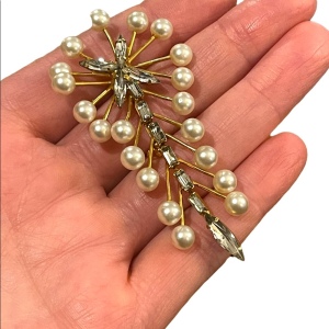 Vintage gold finish C1960s Marvella Faux pearl crystal dangle brooch