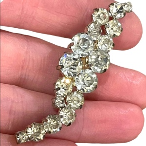 Vintage 1960s Crystal clear 2.5” bar brooch