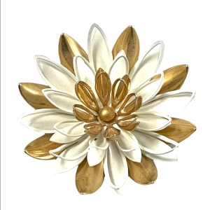 Vintage Sarah Coventry white gold metal flower brooch white enamel waterlily