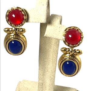 Vintage 1980s high fashion gold dangle earrings blue glass