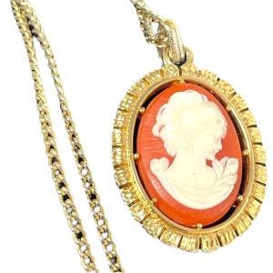 Vintage Large resin Cameo pendant necklace gold finish