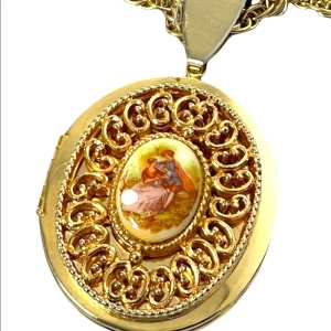 Vintage Large ceramic cameo gold locket