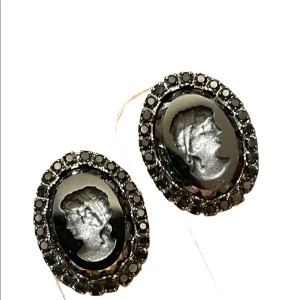 Vintage 1980s Black glass reverse carved Cameo clip on earrings crystal