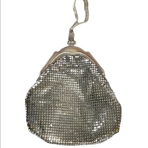 Vintage 1950s Whiting & Davis silver wristlet metal mesh chain mail evening bag