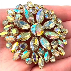 Vintage 1950s Gold finish Crystal AB fancy LARGE starburst brooch quality