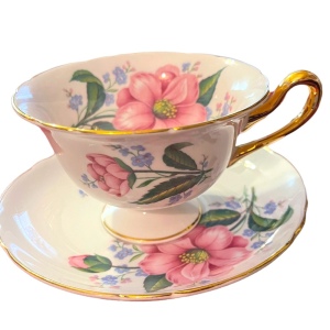 Vintage SHELLEY Tea cup and saucer Pink floral Bone China England flowe…