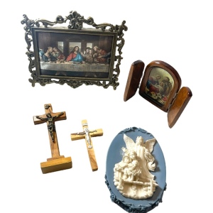 LOT of vintage religious Catholic Christian Jesus Angel Picture s crosses Italy