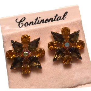 Vintage NWT Continental brown amber crystal flower pierced earrings