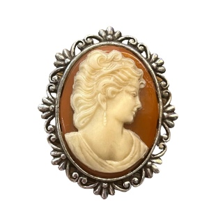 Vintage silver finish lg resin cameo brooch ornate design