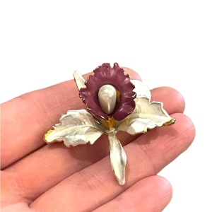 Lovely 1980s Creamy white & Purple Orchid brooch gold finish