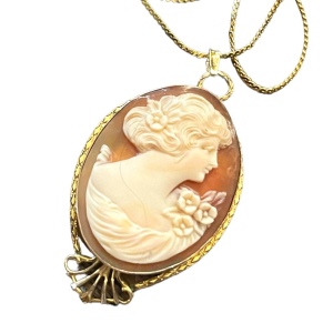 Vintage 1960s Carnelian Shell Hand carved Locket Cameo with photos!! Gold filled