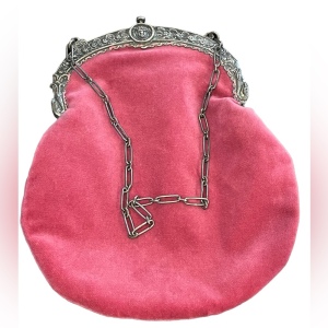 Victorian Antique Pink velvet Medusa Silver kiss lock wristlet