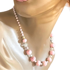 Vintage Italian Italy Murano Pink white glass spun hand made bead necklace