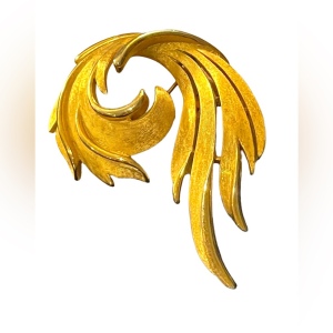 Vintage Brushed gold TRIFARI Fancy leaf brooch