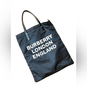 BURBERRY Nylon London England Print Logo Flat Tote Bag Black Authentic shopper