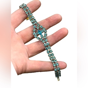 Vintage topaz blue crystal fancy bracelet 1960s silver finish