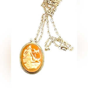 Vintage sterling silver carved shell cameo necklace “riding chariot”