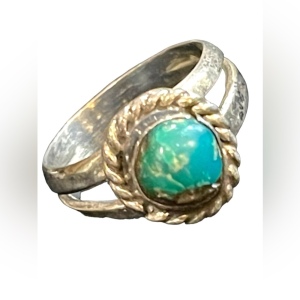 Vintage Handmade Native Southwestern Old Pawn Turquoise Sterling silver ring