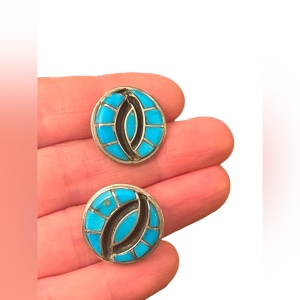 Vintage Southwestern Native Turquoise Sterking silver black onyx inlay earrings