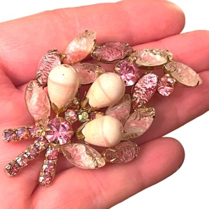 Stunning vintage glass crystal Juliana? Gold finish pink flower leaf brooch