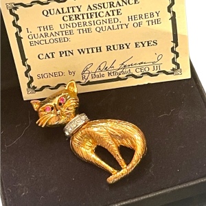 Vintage Whimsical gold finish RUBY eye rhinestone JJI Kincaid Cat kitty brooch