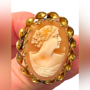 Antique gold filled Hand carved shell cameo brooch twisted ornate brooch pendant